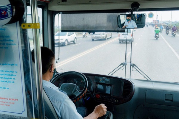 Xu phat xe thieu camera giam sat: Nhieu noi nuoc den chan... chua nhay