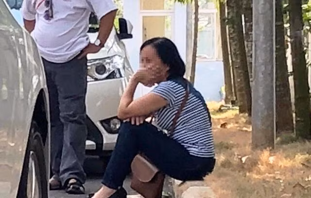 Cuop tram thu phi TPHCM-Long Thanh-Dau Giay: Nhan vien VEC E cu da no sung-Hinh-3