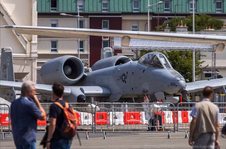 Cường kích A-10 sắp bị loại bỏ trong Không quân Mỹ không thu hút được nhiều khách thăm quan.