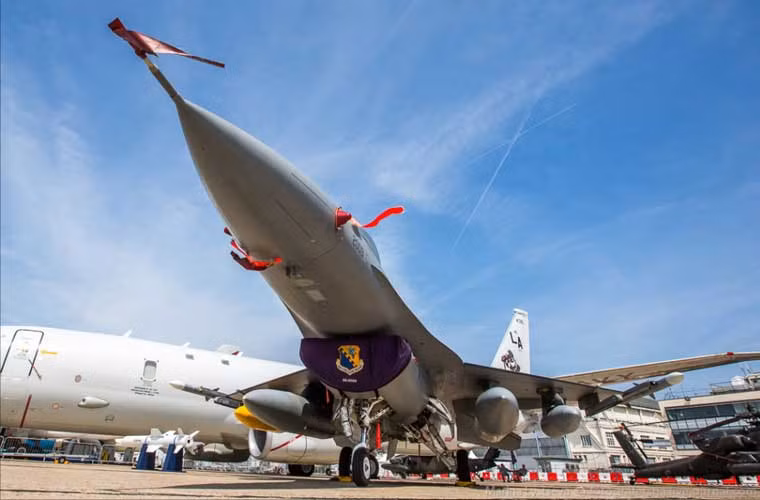 Không quân Mỹ đưa tới sự kiện triển lãm hàng không Paris năm nay các mẫu chiến đấu cơ quen mặt gồm F-16, A-10, P-8A…