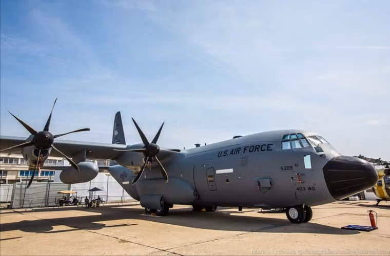 Máy bay vận tải chiến thuật tiên tiến nhất Mỹ - C-130J Super Hercules.