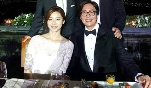 Bae Yong Joon kien nguoi noi xau dam cuoi cua anh