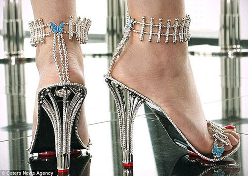 Ngam doi sandal kim cuong gan 7 ty cua Beyonce-Hinh-0