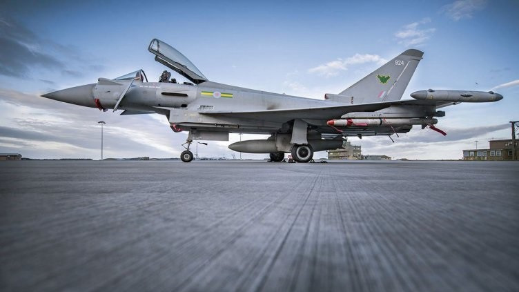 Theo ông Phil Liddiard - Phó chủ tịch mảng tác chiến trên không của Leonardo thì công việc xác định kiến trúc DASS trong tương lai đã được thúc đẩy bởi các mối đe dọa mới và phức tạp hơn.