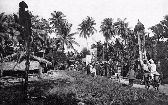 Ảnh chụp một buổi đưa tang của gia đình giàu có ở miền Nam Việt Nam.