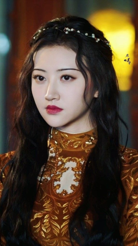 Cái nhìn của công chúng dần thay đổi khi Cảnh Điềm đóng Tư Đằng (2021). Cô vào vai Tư Đằng, yêu nữ hồi sinh sau 70 năm và phải làm quen với việc thích nghi với thế giới mới, tìm kiếm thân thế của bản thân. Trong quá trình đó, Tư Đằng cùng Tần Phóng (Trương Bân Bân đóng) tìm lại sự thật, dần nảy sinh tình cảm.