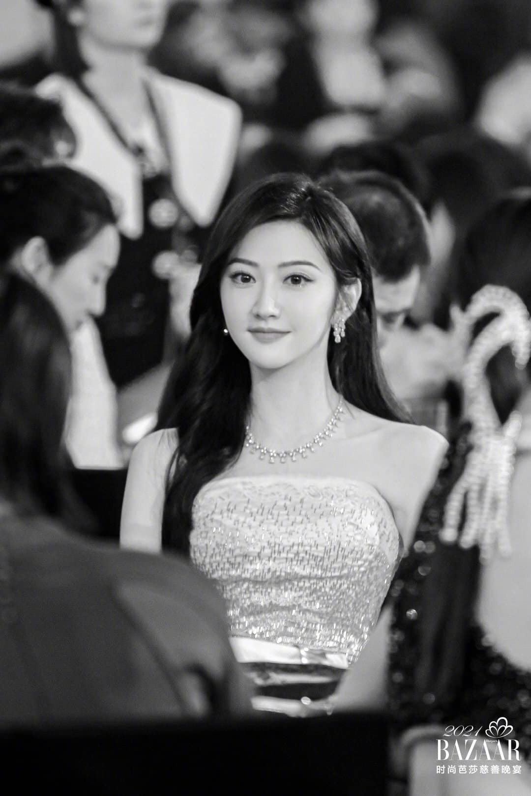 Ngay chính tại quê nhà, "Vũ trụ Cảnh Điềm" ra đời – đây là cách khán giả gọi ăn theo vũ trụ siêu anh hùng Marvel (MCU) và DC (DCEU), mục đích mỉa mai diễn viên thiếu tầm vóc, không tài cán nhưng luôn có suất đóng chính trong các dự án lớn.