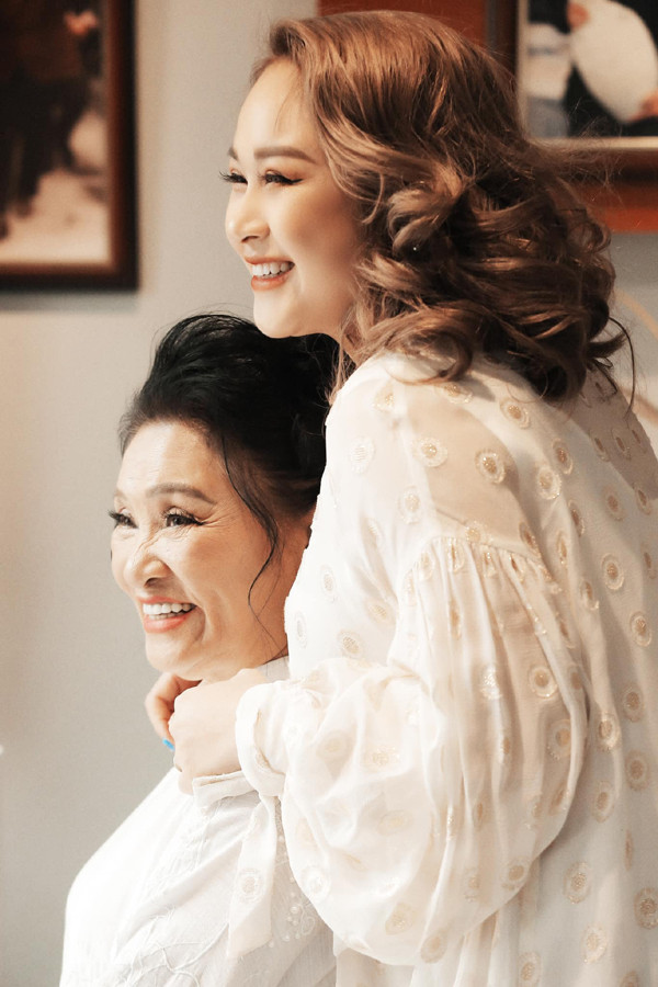 Tuổi xế chiều, NSƯT Thanh Hương việc được quây quần bên con cháu là niềm vui. Bà cũng tôn trọng những sở thích hay chuyện cá nhân của mỗi thành viên trong gia đình.