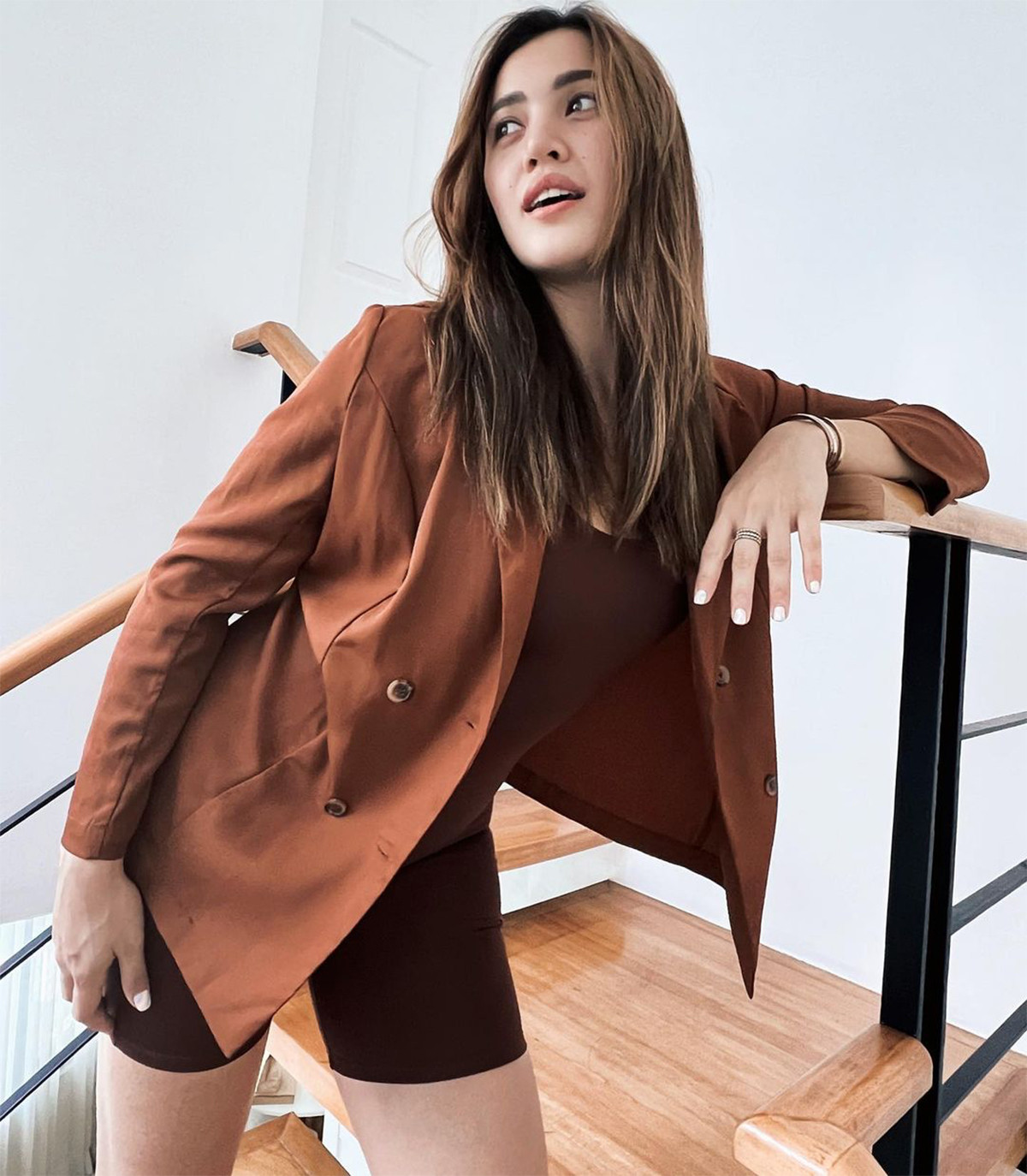 Giành vị trí cao ở các cuộc thi sắc đẹp giúp Michele có được nhiều hợp đồng quảng cáo. Cô là đại sứ của các nhãn hiệu về thể thao có tiếng tại Philippines.