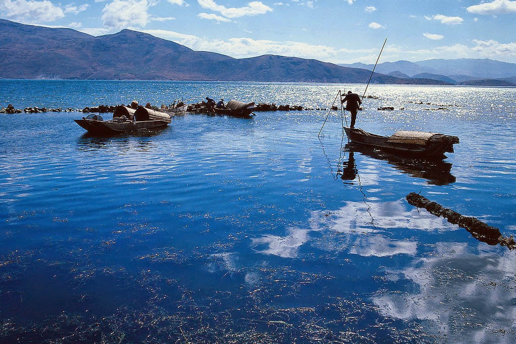 Liên quan đến phát hiện này, một số nhà nghiên cứu hoài nghi cấu trúc đó có thể là cổ thành, mộ cổ hay thậm chí công trình của người ngoài hành tinh.