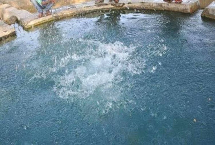 Trước những bí ẩn về hồ Dalahi Kund, các chuyên gia, nhà khoa học đã thực hiện các nghiên cứu nhằm tìm ra lời giải. Theo đó, họ phát hiện nước hồ có thành phần của lưu huỳnh và khí heli.