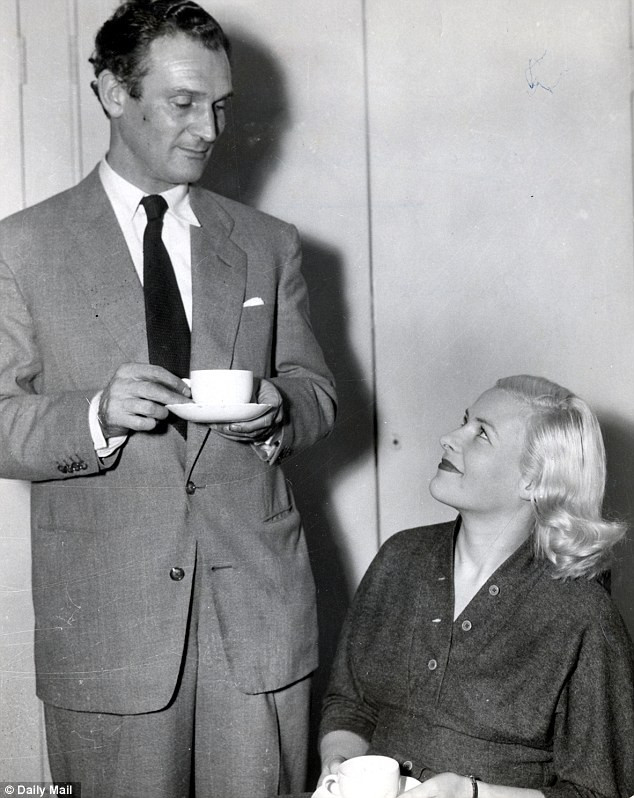 Sau khi trở lại Đức, ông Chapman được trao thưởng huy chương, tặng du thuyền và tiền thưởng 100.000 mark. Trong thời gian sau đó, ông tiếp tục cung cấp thông tin tình báo sai lệch cho Đức quốc xã trong khi vẫn làm việc cho tình báo Anh.