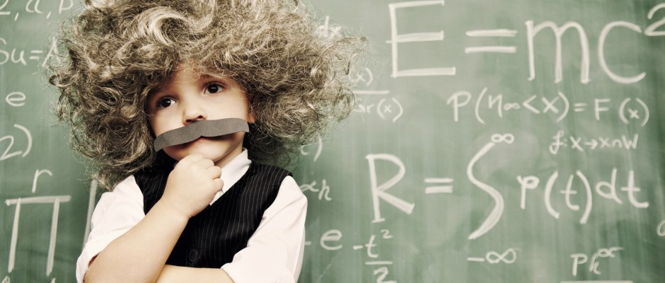 Các thiên tài thường đặt câu hỏi trước những vấn đề mà họ không nắm rõ. Với sự tò mò này, họ nỗ lực nghiên cứu dù mất nhiều thời gian để có thể làm sáng tỏ những vấn đề "hóc búa".