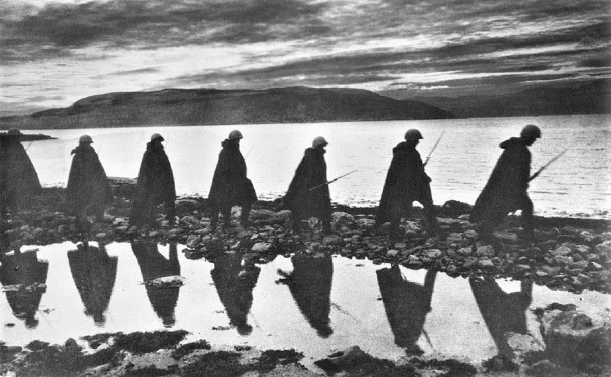 Binh sĩ Liên Xô làm nhiệm vụ tại Murmansk năm 1941.