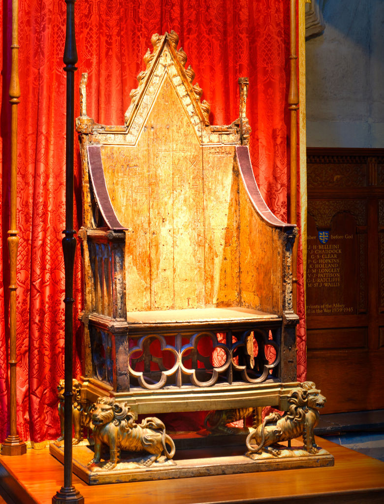 Để chuẩn bị cho lễ đăng quang Vua Charles III, Tu viện Westminster thông báo đang tiến hành trùng tu ngai vàng cổ.