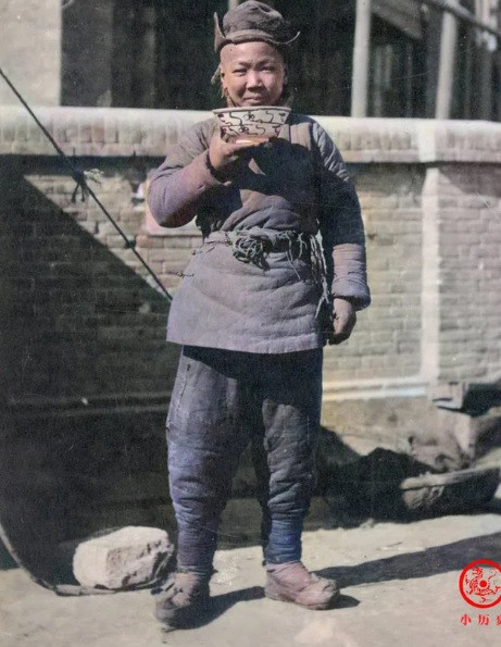 Hình ảnh mộc mạc, giản dị của một người dân Trung Quốc hơn 100 năm trước.