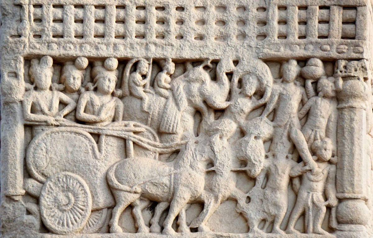 Một số người cho rằng, 9 cuốn sách mà hoàng đế Ashoka cho người trông coi cẩn thận để không ai biết đến sự tồn tại của chúng là vì nội dung bên trong đề cập đến những kiến thức quý giá về cuộc sống như cách trường sinh bất lão, đạo trị nước của bậc đế vương, nghệ thuật chiến tranh...