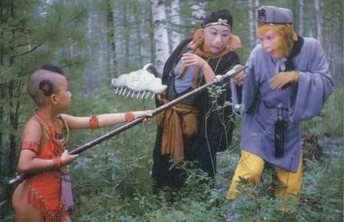 9. Tung Địa Kim Quang:Di chuyển xa vạn dặm chỉ sau một cái chớp mắt; 10. Phiên Giang Giảo Hải: Có thể tạo ra những con sóng lớn khiến Long Cung (Thủy Cung) chao đảo, chính vì vậy, thuật pháp này là nỗi khiếp đảm của tất cả các Long Vương và đám thuộc hạ lâu nhâu; 11. Chỉ Địa Thành Cương: Chỉ sau một cái chỉ tay, mọi thứ sẽ lập tức hóa đá.