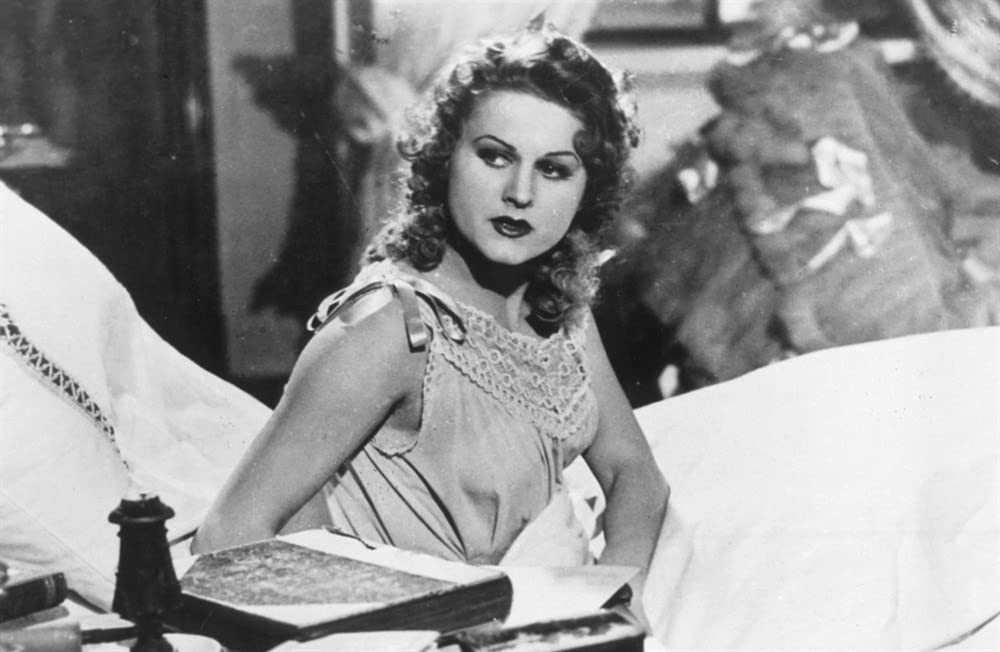 Cơ quan Tình báo nội địa Đức (BND) đã giải mật một số tài liệu về nữ diễn viên huyền thoại từ thời Đức quốc xã Marika Rökk thực chất là điệp viên xuất sắc của Liên Xô. Theo nội dung tài liệu được giải mật, trùm phát xít Hitler si mê "nàng thơ" Marika Rökk.