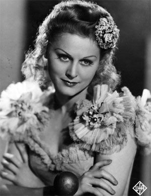 Marika hoạt động trong mạng dưới tình báo do điệp viên Liên Xô huyền thoại Yan Chernyak điều hành. Nữ minh tinh này đã thu thập được nhiều tin tức cơ mật về các chiến dịch của phát xít Đức nhằm vào Liên Xô và các nước Đồng minh.