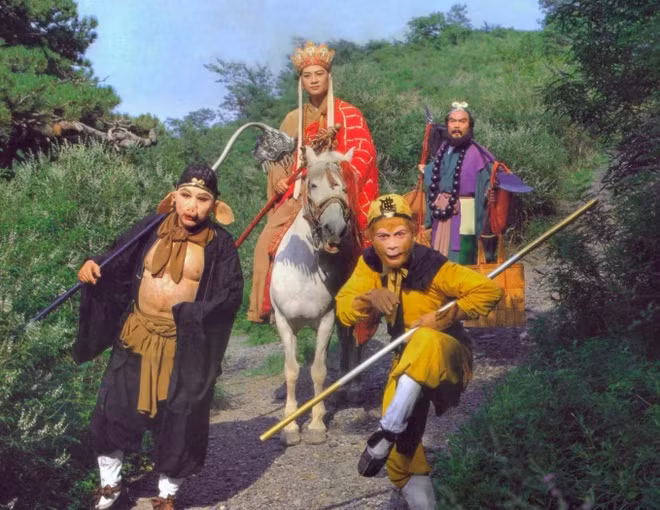 12. Ngũ Hành Đại Độn: Có thể tự do xáo trộn năm yếu tố trong ngũ hành là Kim, Mộc, Thủy, Hỏa, Thổ; 13. Lục Giáp Kì Môn: Đây là một chiêu thức thần bí khiến cho người sử dụng có sức mạnh phi thường trong quá trình chiến đấu; 14. Nghịch Tri Vị Lai: Có thể dự đoán trước được những điều sắp xảy ra trong tương lai.