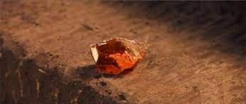 Hòn đá triết gia là bảo vật ma thuật được miêu tả phổ biến trong các giai thoại ở châu Âu thời xưa. Tương truyền, người nào sở hữu hòn đá triết gia thì có thể biến thủy nhân thành vàng.