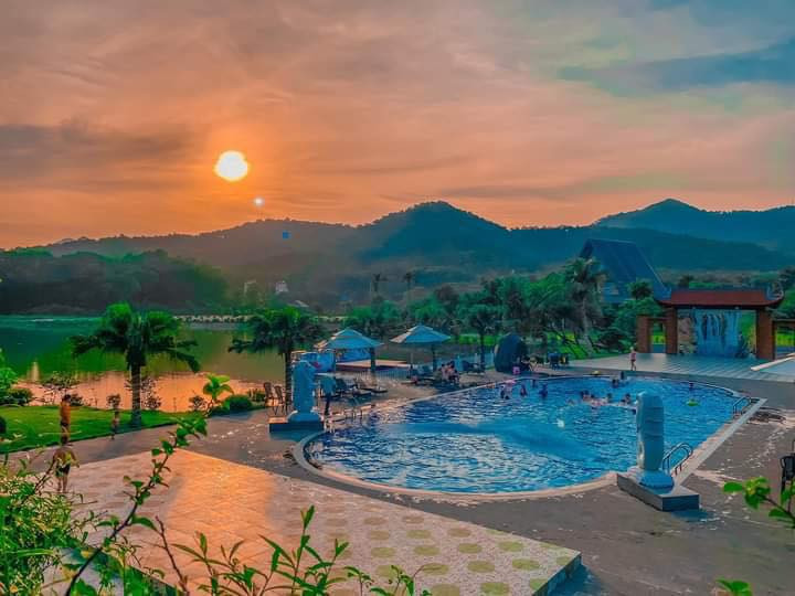 Nhung diem cam trai cach Ha Noi duoi 150km dep nhu trong phim-Hinh-9