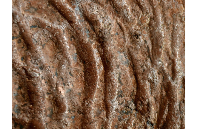 Theo ước tính của các chuyên gia, khoảng 4.000 tấn đất và đá được đào xới ra khỏi sườn đồi để tạo ra những đường hầm khổng lồ như vậy.