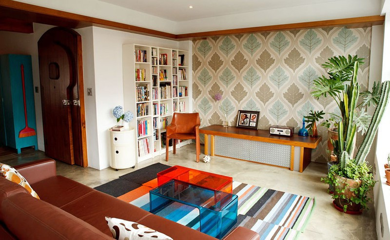 Cây xanh đặt gần cửa để lấy được ánh sáng và gió trời.