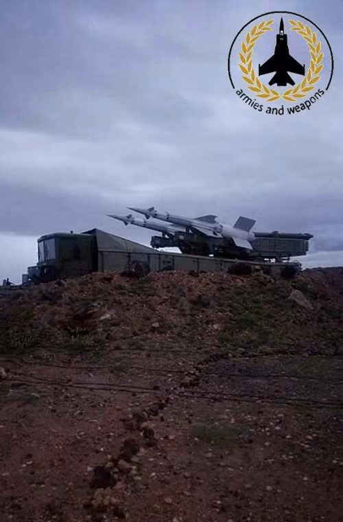 Cùng với Buk, Kub, Quân đội Syria vẫn giữ trong tay các bệ phóng tự hành của tổ hợp tên lửa phòng không S-125 Pechora-2M – phiên bản nâng cấp trên cơ sở tên lửa S-125 Pechora cố định. Ước tính, Quân đội Syria hiện chỉ có 12 bệ phóng Pechora-2M. Nguồn ảnh: Armies and Weapon