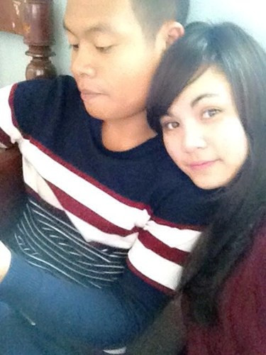 Gây bất ngờ lớn nhất trong số các cầu thủ U19 Việt Nam là Ksor Úc. Chàng trai người dân tộc Gia Rai cô "gấu" trắng xinh như Tây làm ai cũng phải ngỡ ngàng.