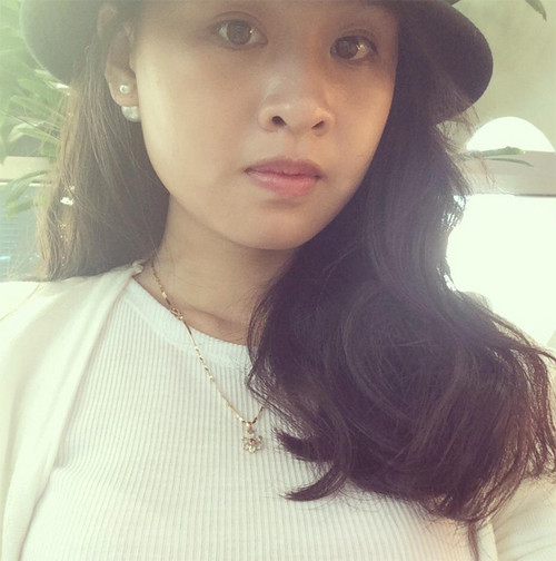 Điểm thu hút của Ngọc Linh là đôi mắt to tròn và vẻ bề ngoài khá chững chạc.