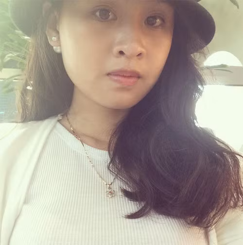 Điểm thu hút của Ngọc Linh là đôi mắt to tròn và vẻ bề ngoài khá chững chạc.