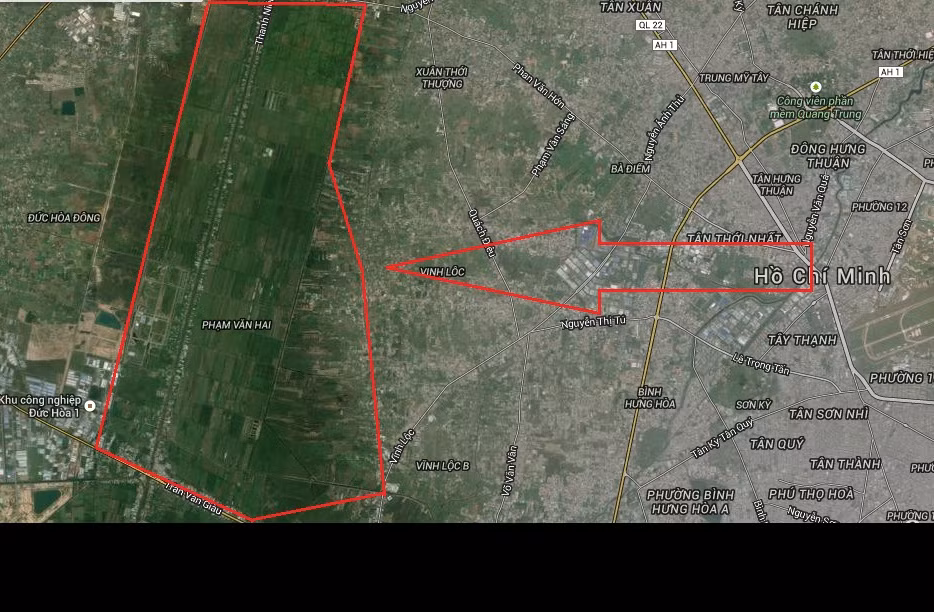 Khoanh vung nong truong Pham Van Hai noi truc thang UH-1 roi-Hinh-2