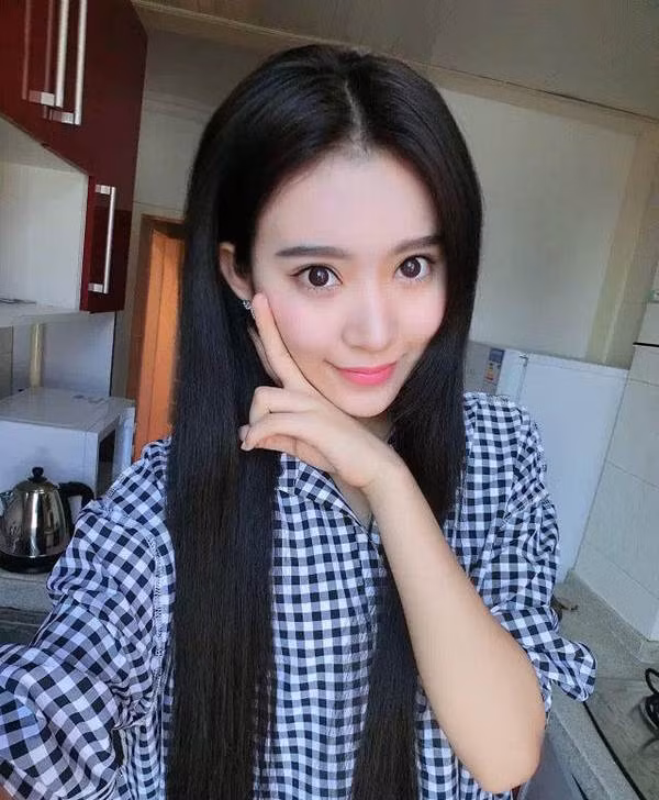 Hiện tại Lâm Nghệ thường xuyên nhận được những lời mời tham dự vào các show thời trang trong nước, các triển lãm, chương trình giao lưu, quảng cáo...