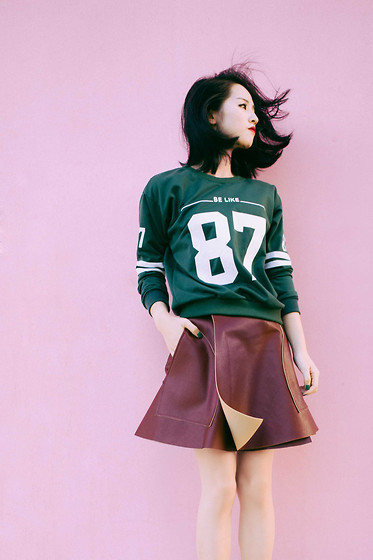 Khả năng mix trang phục, phối đồ rất chuyên nghiệp của Bạch Tuyết - Mandy khiến cô trở thành một nhân vật rất hot trên mạng Lookbook từ vài năm nay.