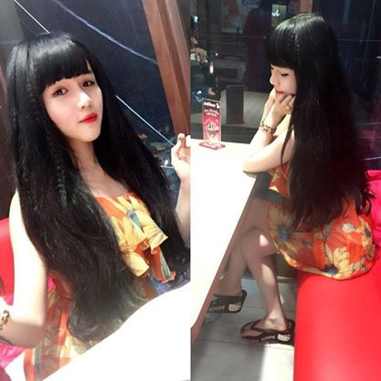 Cô nữ sinh Ngọc Hân được cư dân mạng, các fan của Công Phượng phát hiện ra là một cô gái rất xinh đẹp và xì-tin.