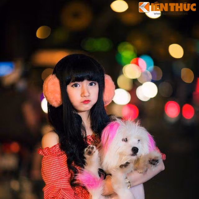 Chia sẻ về đam mê làm phim, Hậu Giang nói: "Hiện tại em và nhóm bạn thân đang cùng nhau làm một bộ phim về đề tài giới trẻ, học sinh. Bộ phim mang tên 'Năm học đầu tiên', em vừa làm diễn viên và cùng một số bạn nữa lo luôn phần kịch bản".