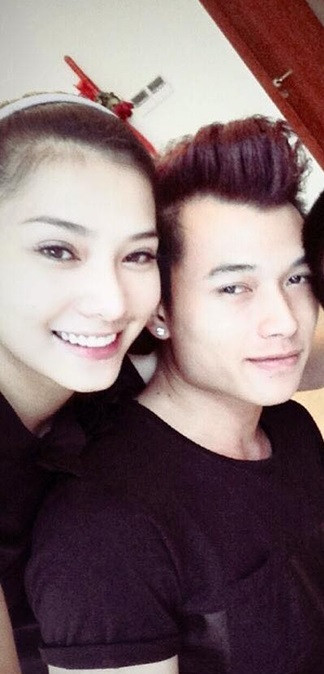 Theo tìm hiểu, Thế Anh và Lee Balan đã có thời gian yêu và gắn bó với nhau 5 năm. Cô hot girl này chia sẻ rằng chỉ sau một ngày ảnh thân thiết của Huyền My và Thế Anh xuất hiện trên mạng, số lượng người theo dõi Lee Balan đã tăng vọt tới mức bất thường.