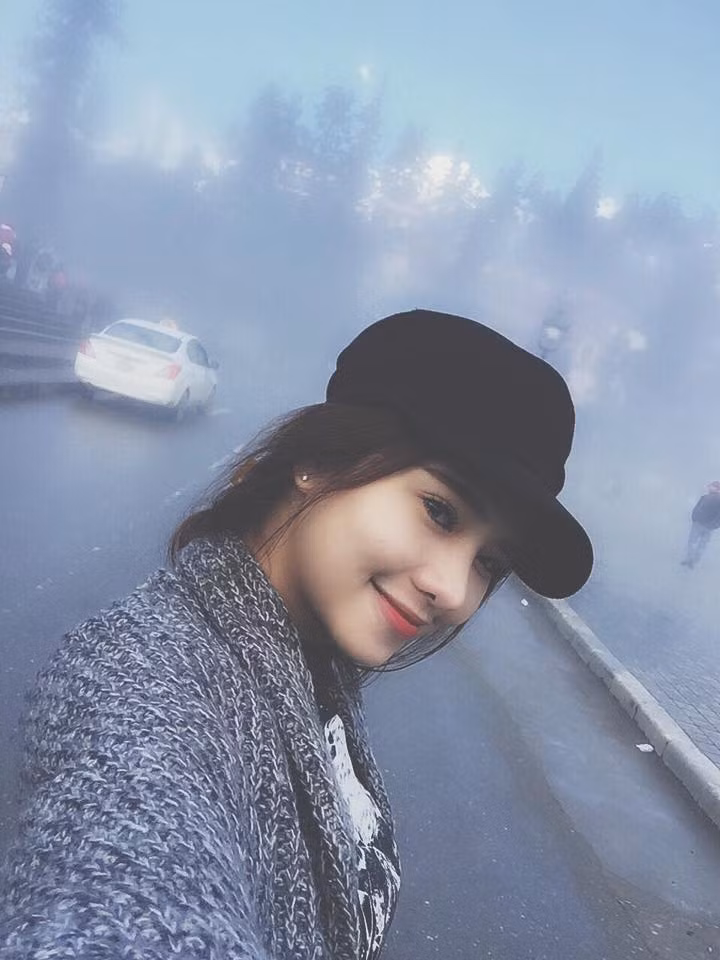 Lee Balan tên thật là Lưu Đê Li. Cô sinh năm 1991 và là một hot girl rất nổi tiếng với khuôn mặt khả ái và thân hình lý tưởng. Lee Balan hiện đang rất tích cực hoạt động trong lĩnh vực nghệ thuật, làm người mẫu ảnh, diễn viên và MC truyền hình.