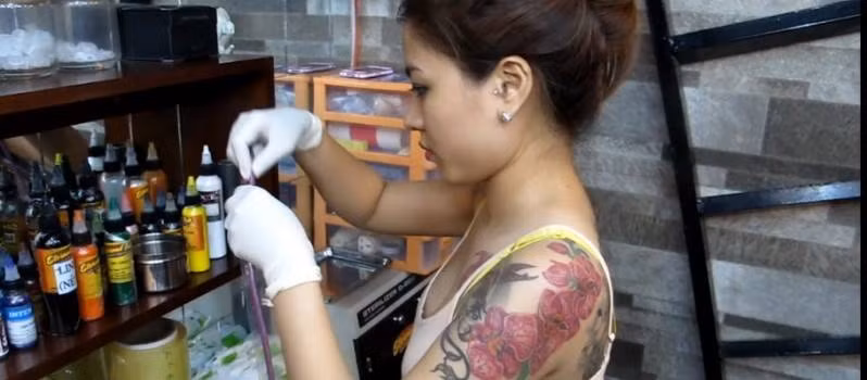 Mèo Mập thích xăm mình từ nhỏ, đã từng tự ý xăm mình và bất ngờ với phản ứng không hề phẫn nộ mà chỉ quan tâm đến sự an toàn, sức khỏe của cô con gái.