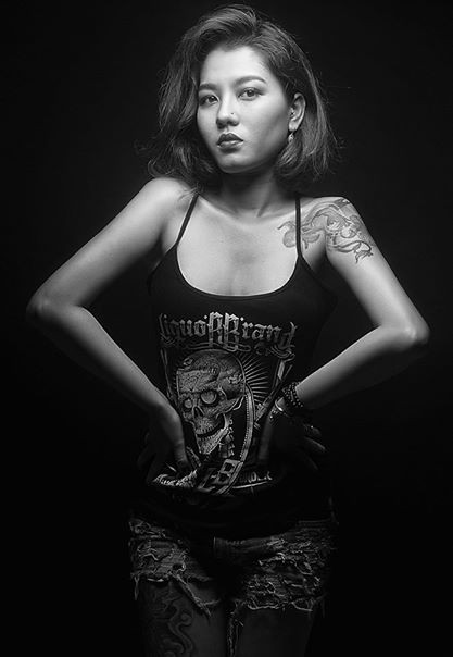 Mèo Mập là nickname và cũng là "nghệ danh" của nữ thợ xăm xinh đẹp, có tiếng ở TP HCM. Mèo Mập sinh năm 1987 đã làm xăm nghệ thuật được nhiều năm và luôn hết mình, nghiêm túc với công việc này.