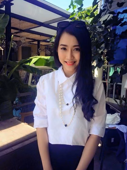 Được nhiều người nhận xét là "bản sao của Hoa hậu Thu Thảo", Lona Huỳnh Hồng Loan lại luôn mong muốn được là chính mình, có mục tiêu phấn đấu riêng và cảm thấy chạnh lòng khi bị cho là ăn theo người khác để nổi tiếng. Ảnh: FBNV.