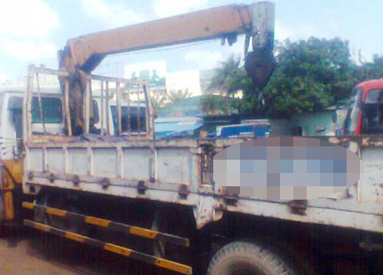 Băng trộm táo tợn thuê xe cẩu trộm sắt thép tại KCNC quận 9. Ảnh minh họa.