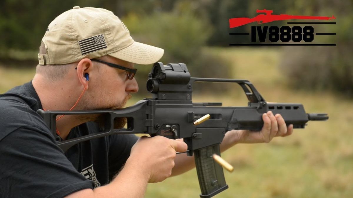 G36 được trang bị đạn 5,56x45 mm theo tiêu chuẩn NATO, súng hoạt động dựa theo nguyên lý trích khí ngắn và được sản xuất bằng những công nghệ hiện đại nhất. Hộp tiếp đạn bằng nhựa trong mờ, có sức chưa 30 viên; 2 hoặc 3 hộp tiếp đạn có thể buộc cùng với nhau, để lắp vào súng cho nhanh; thậm chí súng còn có hộp tiếp đạn hình trống, có sức chứa đến 100 viên.