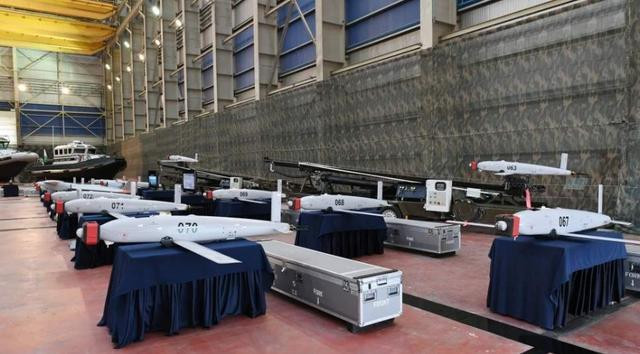 Mặc dù UAV của Azerbaijan bay khắp bầu trời, nhưng chúng vẫn không hiệu quả, không phát hiện được lực lượng của phía Armenia trong khu vực xung đột, chưa nói đến việc phát động một cuộc tấn công quy mô lớn vào lực lượng Armenia. Ảnh: UAV trinh sát của Azerbaijan - Nguồn: Sina