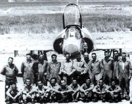 Trong cuộc chiến năm 1967, Israel đã nắm thế chủ động, khi quyết định mở các cuộc tấn công phủ đầu vào Ai Cập, Jordan và Syria; tiêu diệt hoàn toàn quân đội liên minh Arab, đồng thời tiêu diệt lực lượng không quân và quân đội mạnh nhất của "Anh cả" Ai Cập. Ảnh: Không quân Israel trong cuộc chiến năm 1967 - Nguồn: Wikipedia.