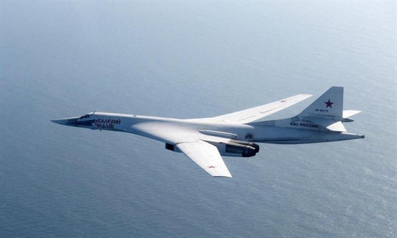 Tu-160 vốn được mệnh danh là "Thiên nga trắng", còn được biết đến với hình dáng to lớn nhất trong số các máy bay quân sự của các nước; hình dáng to lớn cũng mang lại hiệu quả chiến đấu cực cao.