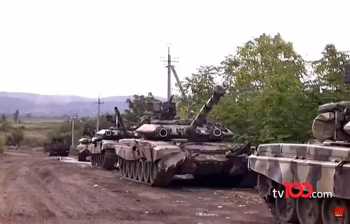 Lí lẽ của người Azerbaijan đó là họ cáo buộc rằng đây là các hành động chống khủng bố, bởi lính Armenia đã không rút quân khỏi vùng Hadrut như hiệp định mà tiếp tục thiết lập các vị trí của họ tại địa phương và thực hiện các hành động khủng bố phá hoại. Dẫu vậy, những ngôi làng nhỏ bé đang được tranh chấp này không hề có trong các thỏa thuận của hiệp định đình chiến và lính gìn giữ hòa bình Nga đã đến khu vực sau khi tình hình tệ đi. Nguồn ảnh: Pinterest.