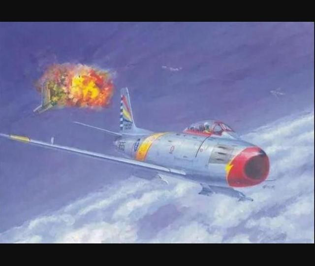 Ngày 24/9/1958, một trận không chiến quy mô lớn có sử dụng tên lửa không đối không đã diễn ra ở phía đông Vịnh Ôn Châu. Đội hình chiến đấu cơ J-5 (phiên bản MiG-15) của một trung đoàn không quân hải quân Trung Quốc và đội hình 24 chiến đấu cơ F-86 của Đài Loan, đã đụng độ nhau tại Vịnh Ôn Châu, tỉnh Chiết Giang. Ảnh: Trận không chiến giữa F-86 và J-5 – Nguồn: Sina